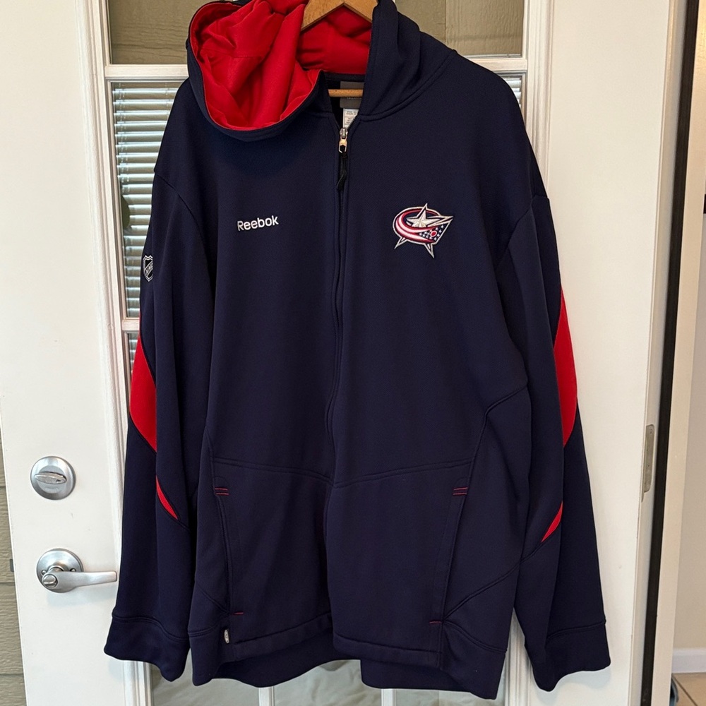EUC sz 2XL Reebok CBJ Dark Blue and Red Jacket